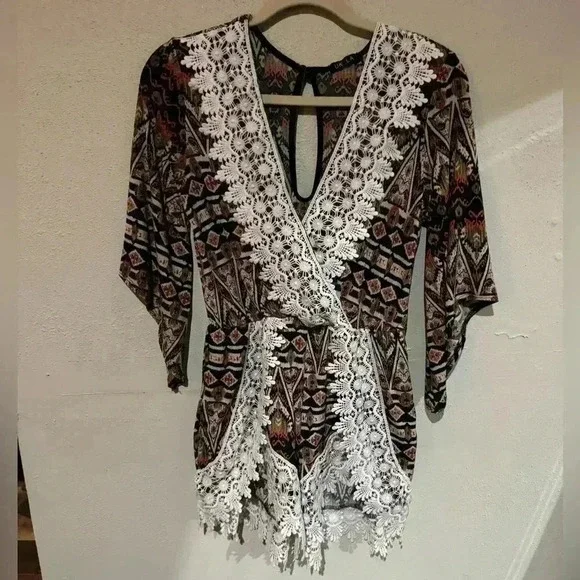 Beautiful romper - Picture 2 of 4